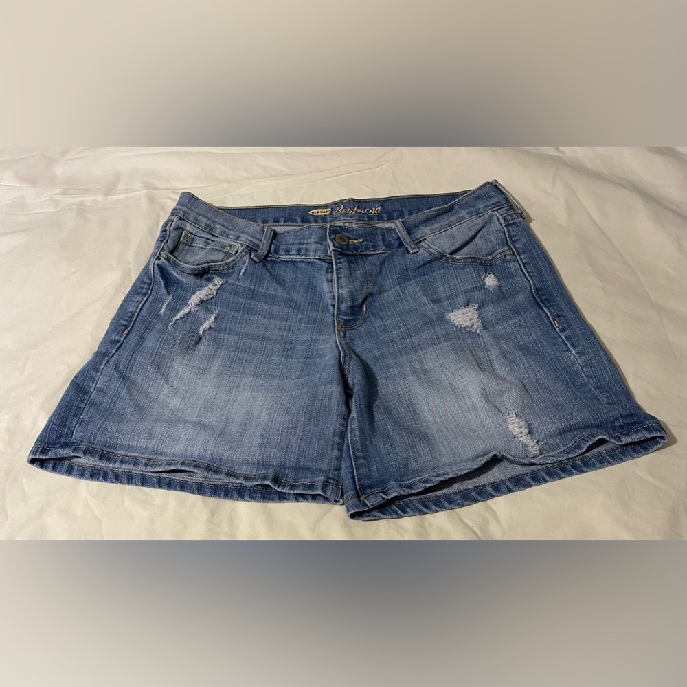 Old Navy Women’s Boyfriend Shorts, Size 6